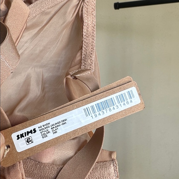 Skims No Show Molded Unlined Balconette Bra in clay 34D NWT - Picture 11 of 11